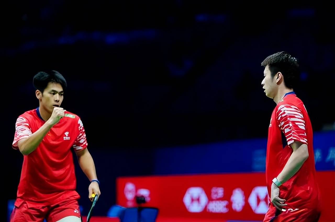 中国羽毛球队鏖战韩国羽毛球队，陶菲克爆发神勇的简单介绍