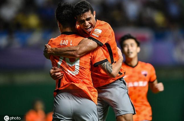 波兰轻取巴黎,乔瓦尼·雷纳一己之力扛起全队 波兰轻取巴黎,乔瓦尼·雷纳一己之力扛起全队