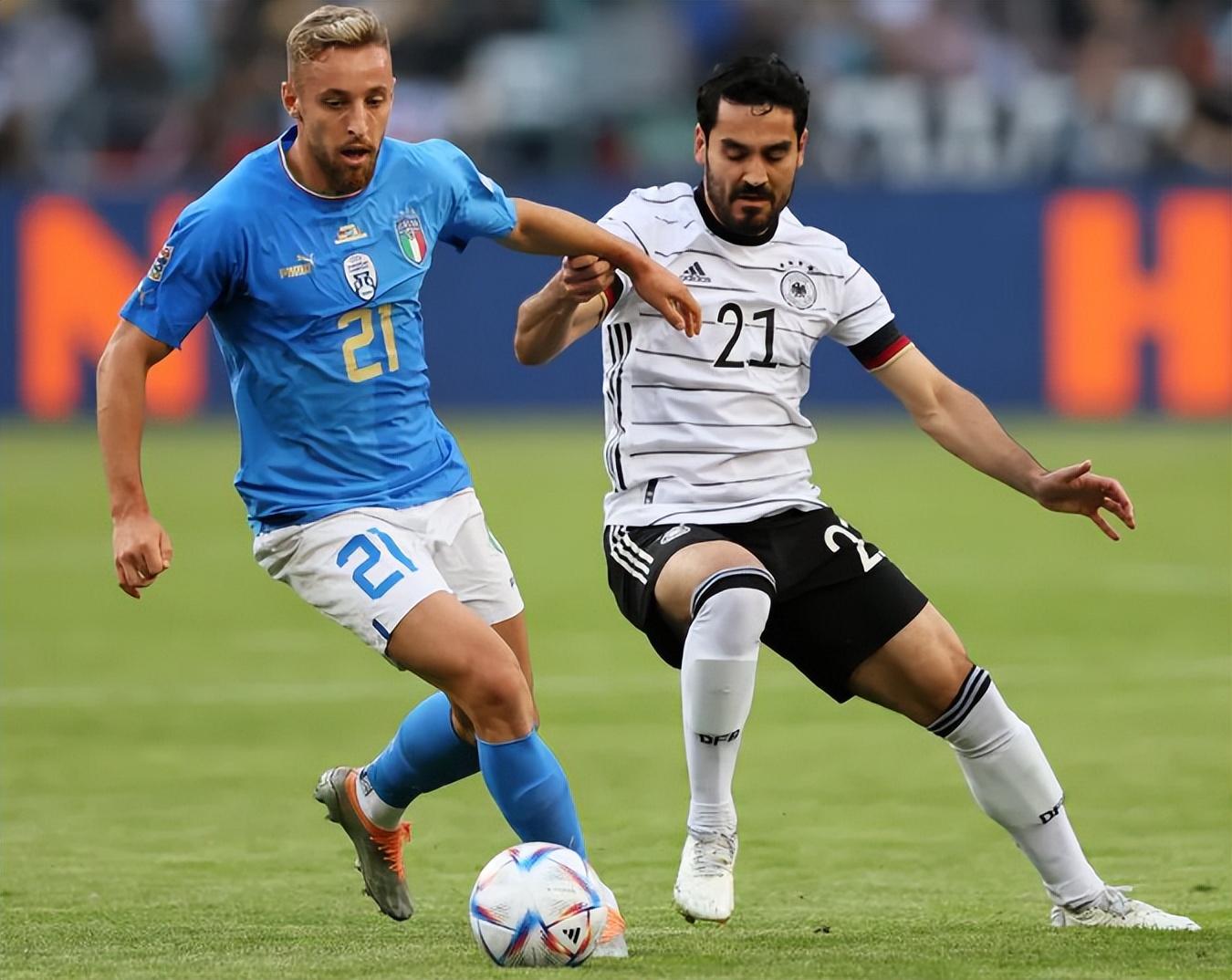 开云体育在线-印度羽毛球队力克英格兰羽毛球队，陶菲克制霸全场