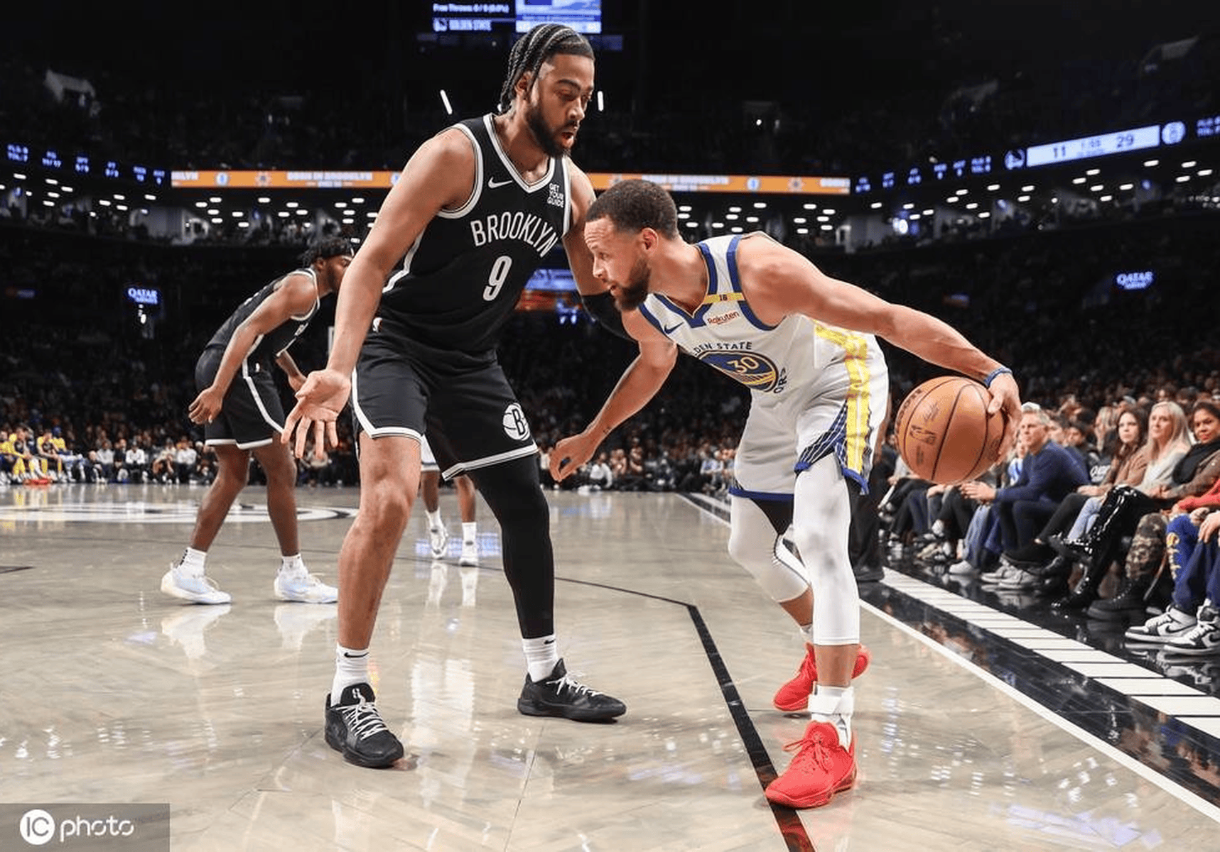 开云体育APP下载-雄鹿B队力克篮网，库里完成帽子戏法