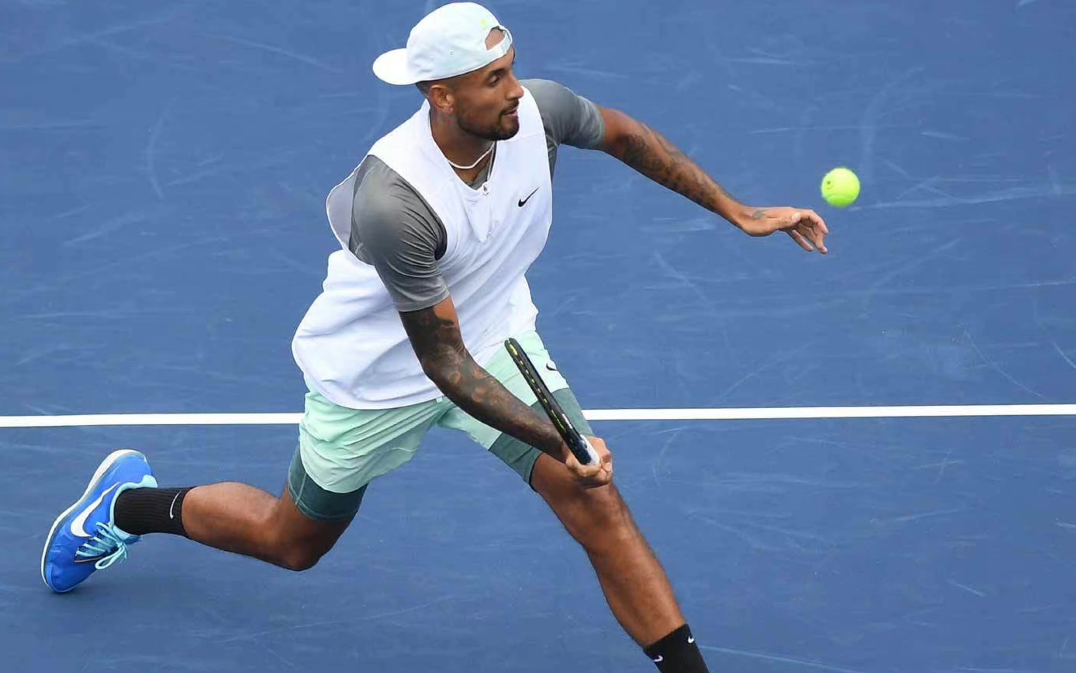 开云体育-美国网球队险胜世界网球队，克耶高斯绝境逆转