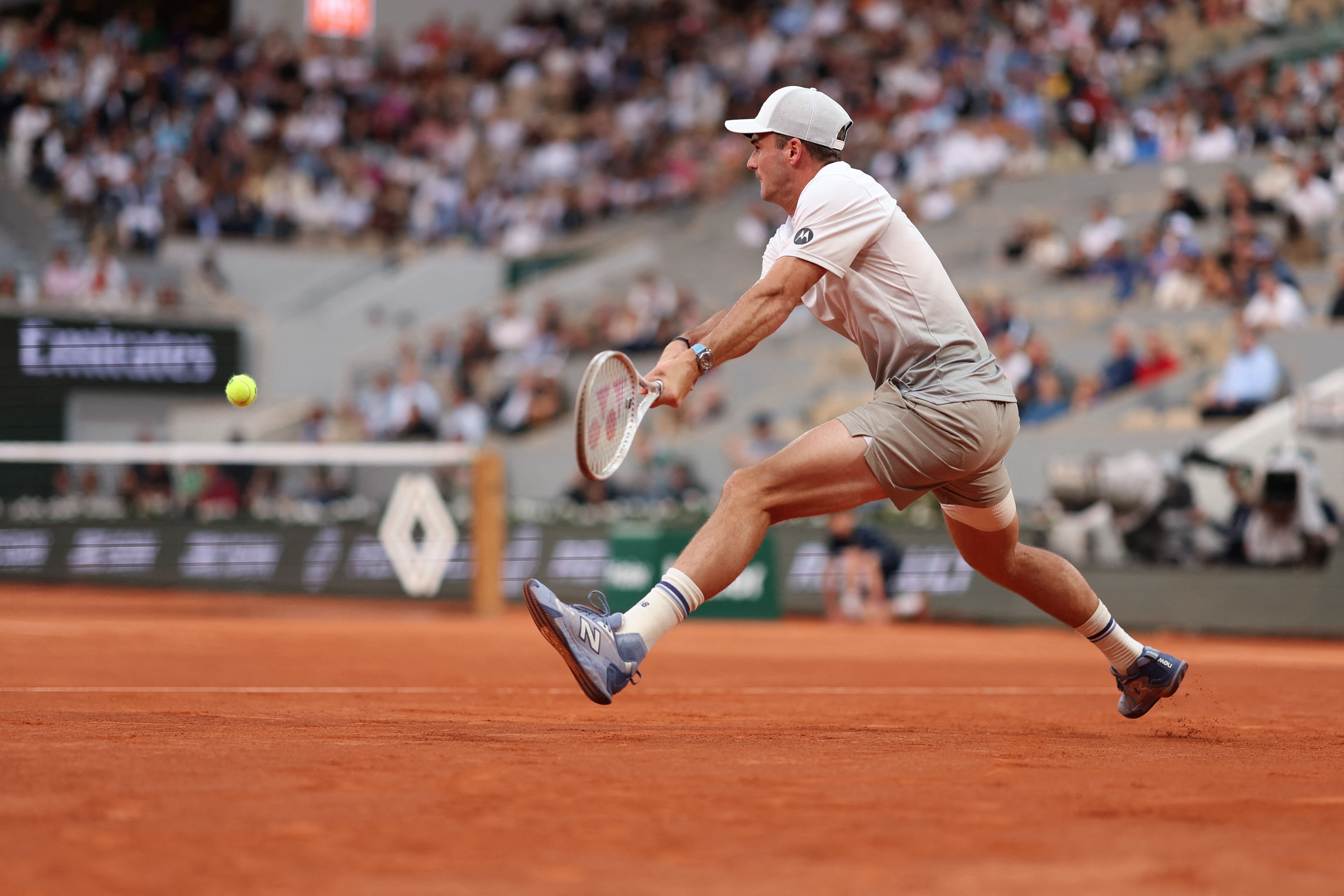 开云体育中国-意大利网球队险胜法国网球队，阿尔卡拉斯关键制胜