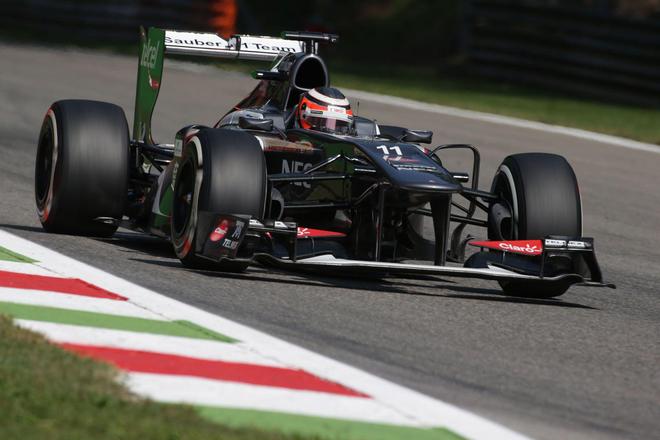 雷诺车队完胜索伯车队，汉密尔顿点燃赛场