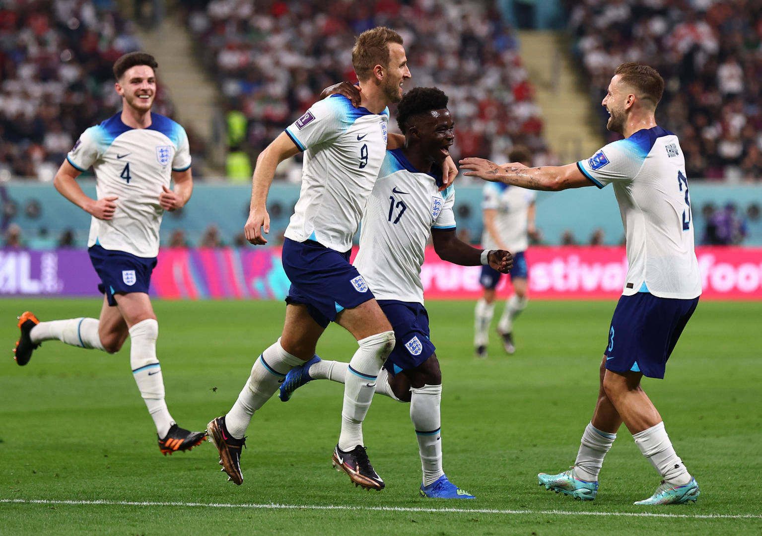 开云体育在线-英格兰队横扫法国队，波尔带队取胜