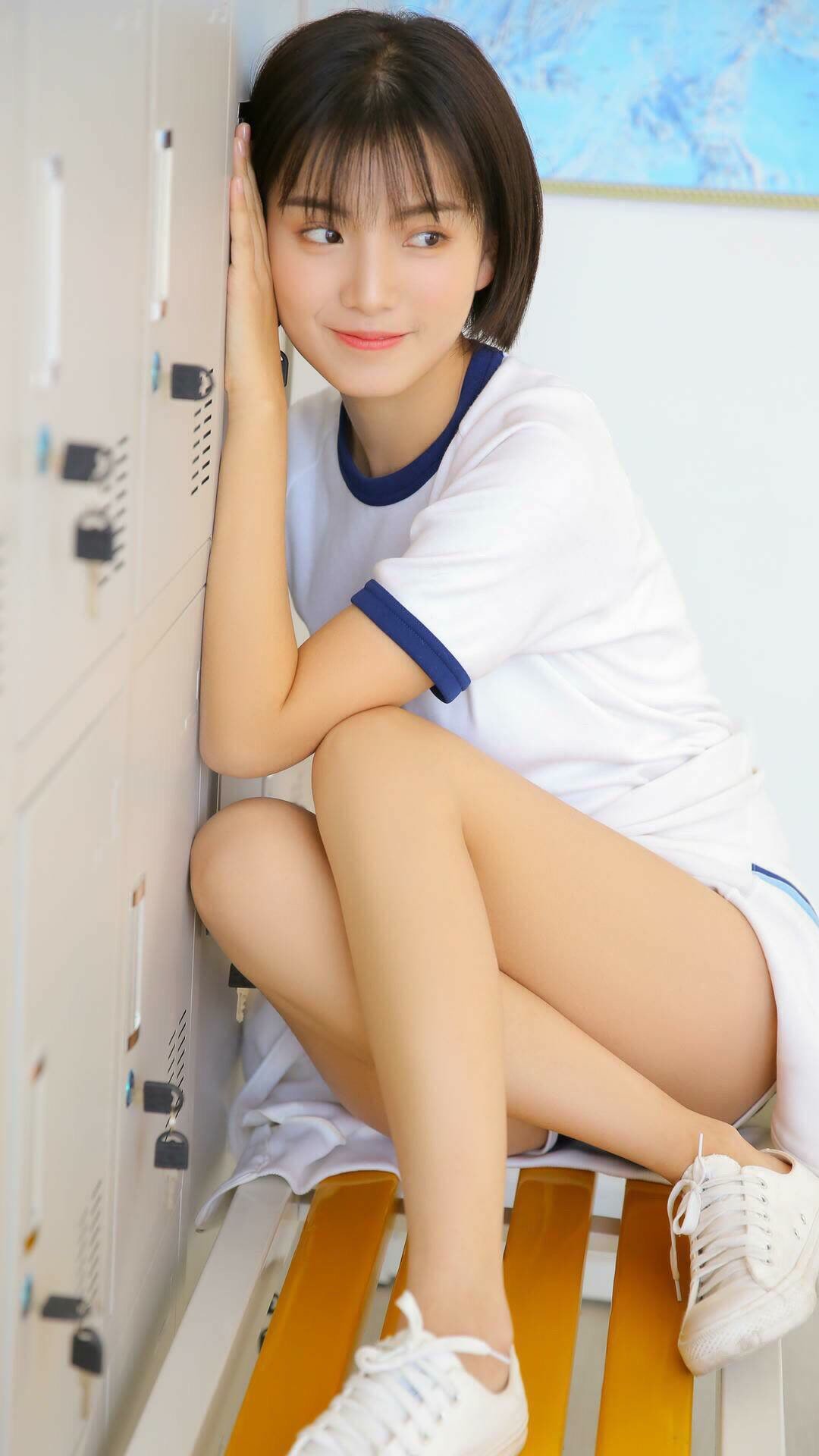 当新王脚踩旧山河,伯纳乌夜空下,切特那一粒改写秩序的反重力进球