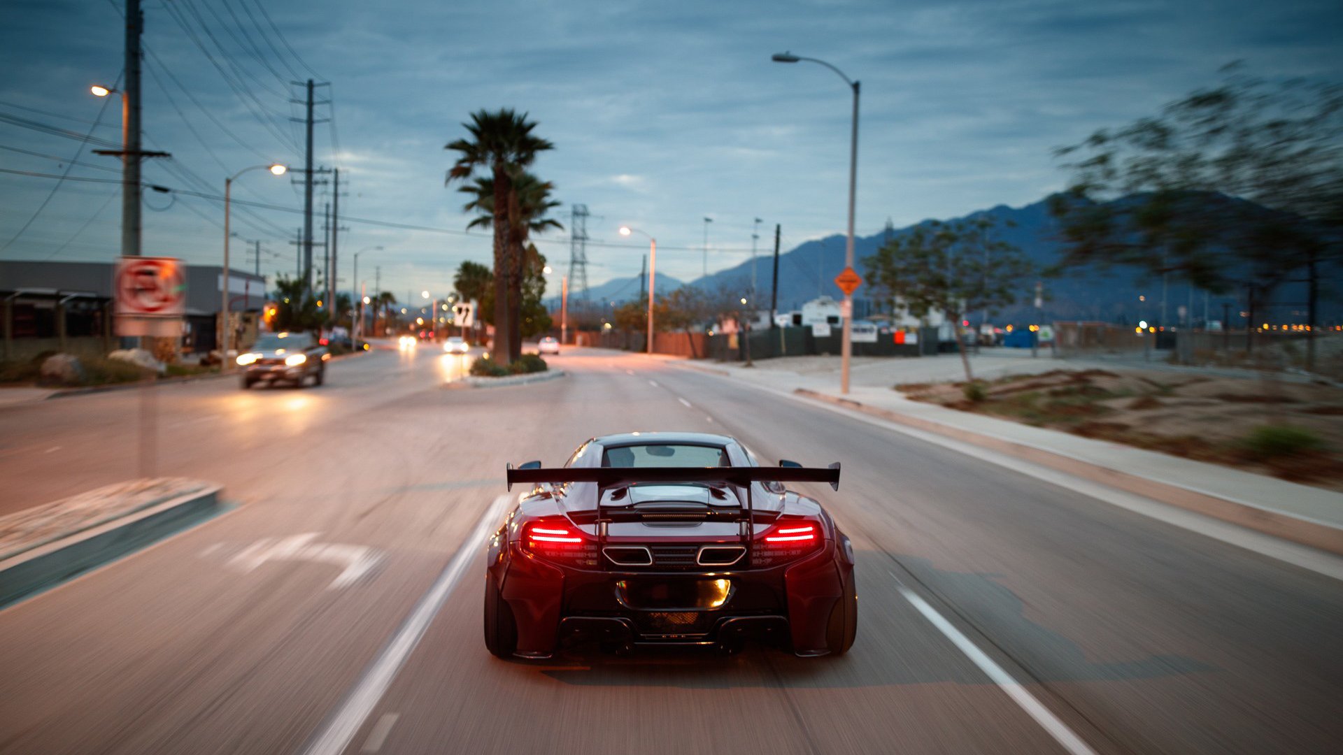 足球双重奏，西甲国家德比焦点战与罗马速胜威尔士的辉煌